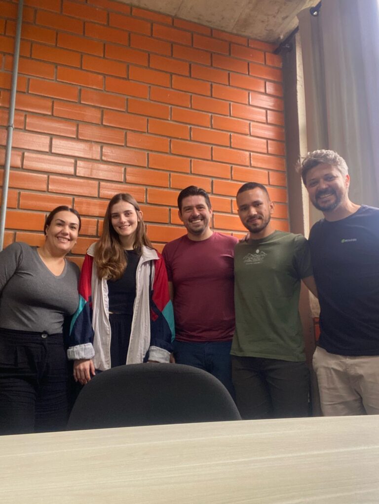 Apresentação do projeto de Estágio do Júlio no Laboratório de Cannabis Medicinal e Ciência Psicodélica (24/04/2025).